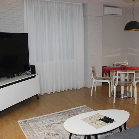 Luxury Blloku Tirana Apartment Exterior foto